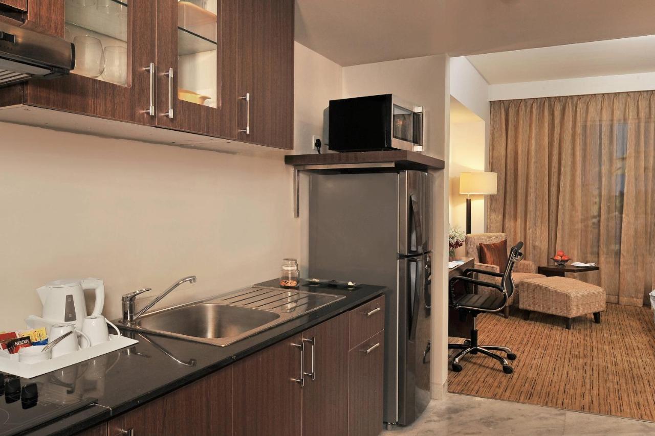Four Points By Sheraton Hotel And Serviced Apartments Púna Exteriér fotografie