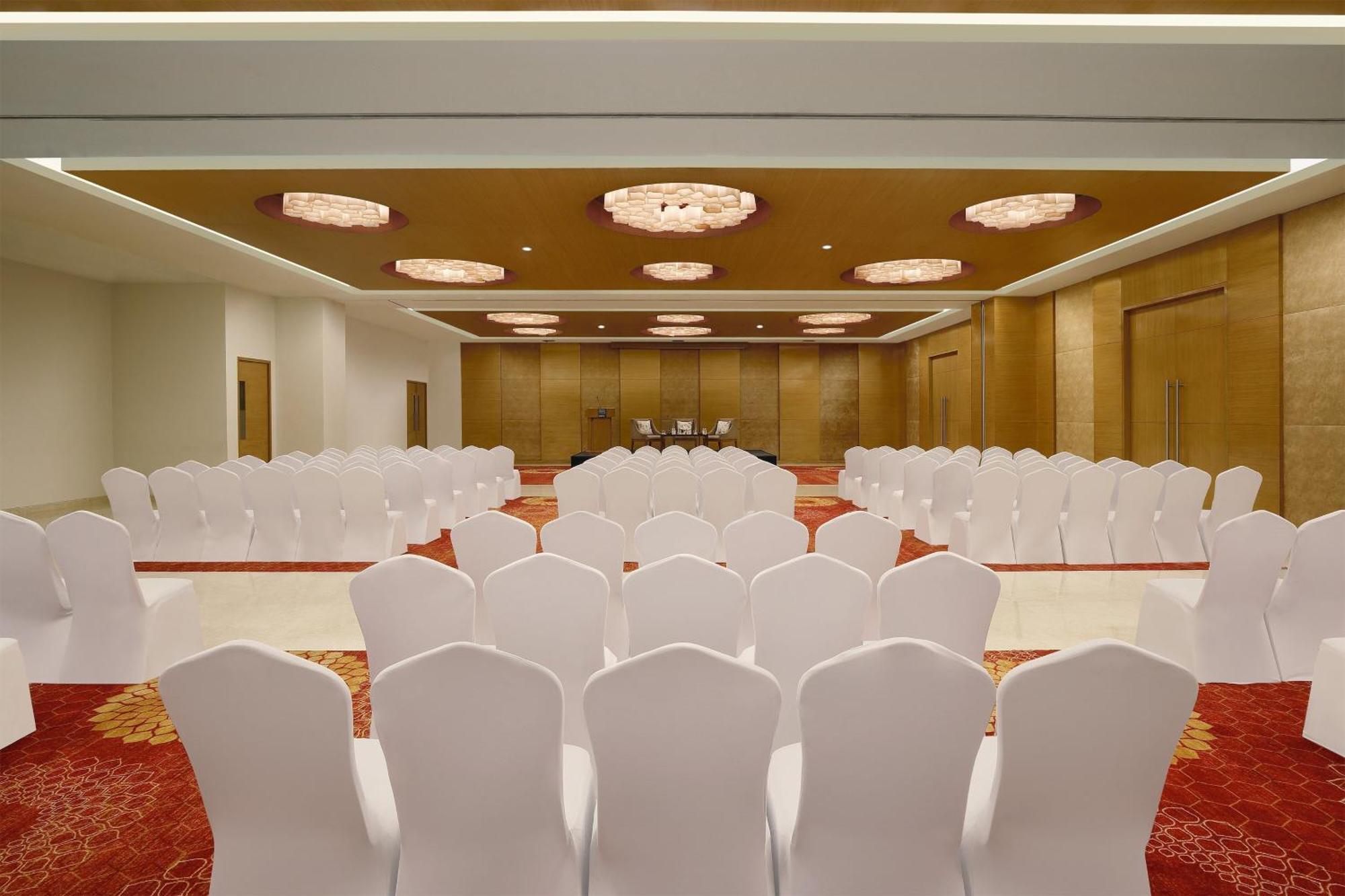 Four Points By Sheraton Hotel And Serviced Apartments Púna Exteriér fotografie